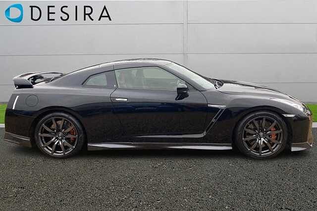 Nissan GT-R 3.8 (570ps) 4X4 Recaro 2-Door Coupe