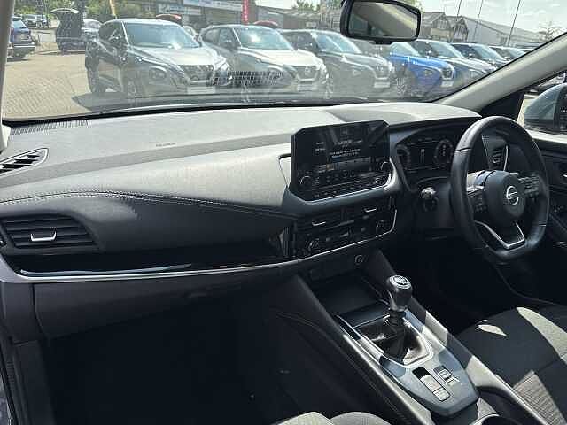 Nissan Qashqai 1.3 DiG-T MH N-Connecta 5dr