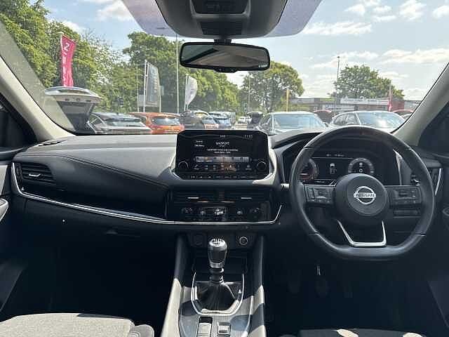 Nissan Qashqai 1.3 DiG-T MH N-Connecta 5dr
