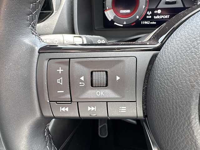 Nissan Qashqai 1.3 DiG-T MH N-Connecta 5dr