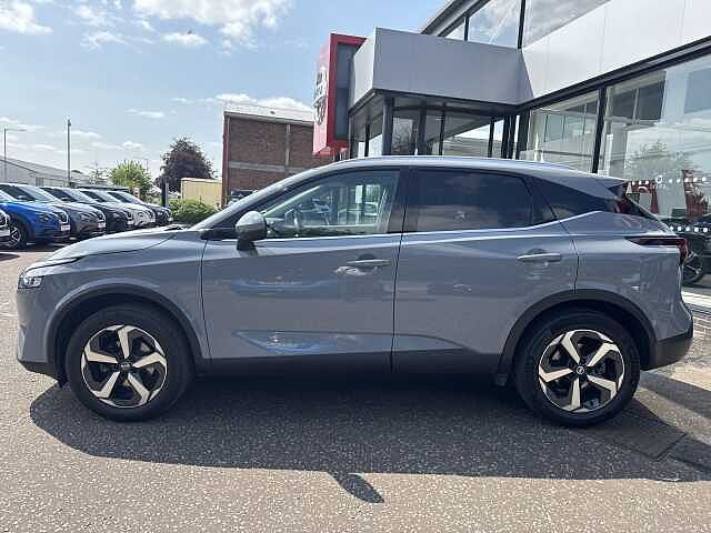 Nissan Qashqai 1.3 DiG-T MH N-Connecta 5dr
