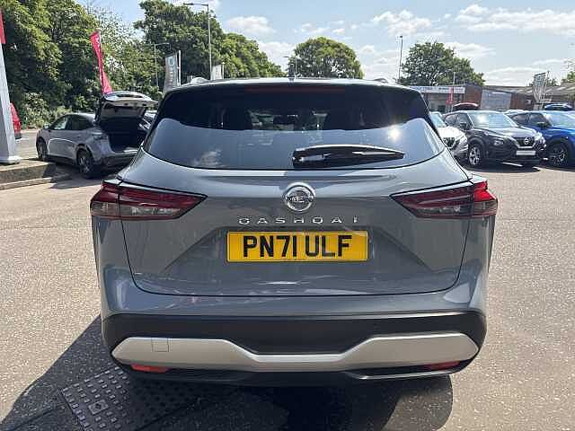 Nissan Qashqai 1.3 DiG-T MH N-Connecta 5dr