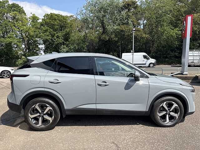 Nissan Qashqai 1.3 DiG-T MH N-Connecta 5dr