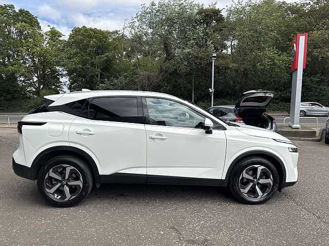 Nissan Qashqai 1.3 DiG-T MH 158 N-Connecta 5dr Xtronic