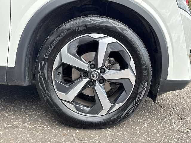 Nissan Qashqai 1.3 DiG-T MH 158 N-Connecta 5dr Xtronic